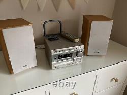 Sony DHC-MD373 Micro Bookshelf Stereo Minidisc CD Hi-fi system, plus remote